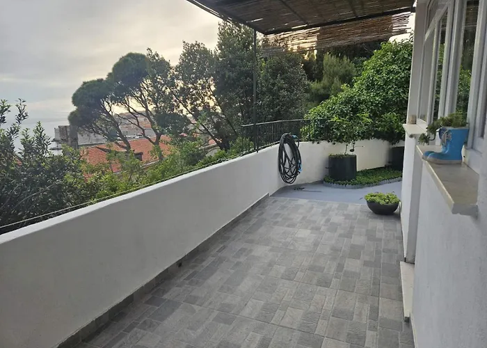 Tole Apartment